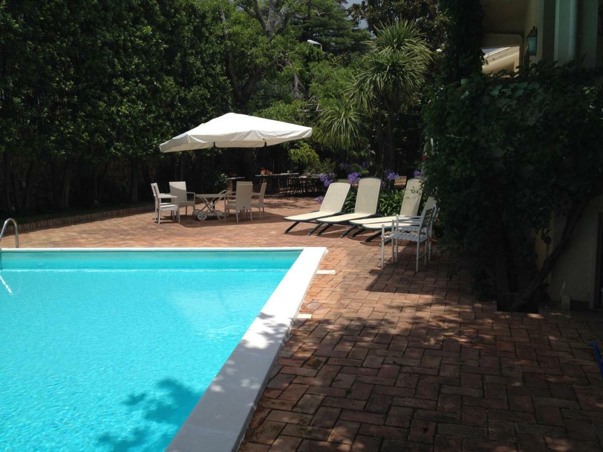 Villa Glicini Lamezia Terme Eksteriør bilde